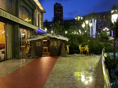 Un chalet en chocolat à l'hôtel de Paris de Monaco