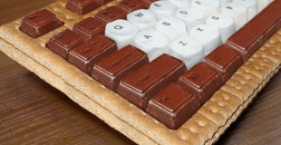 Un clavier d'ordinateur en chocolat