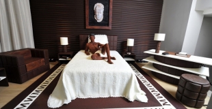 Karl Lagerfeld réalise une Suite d'hôtel en chocolat